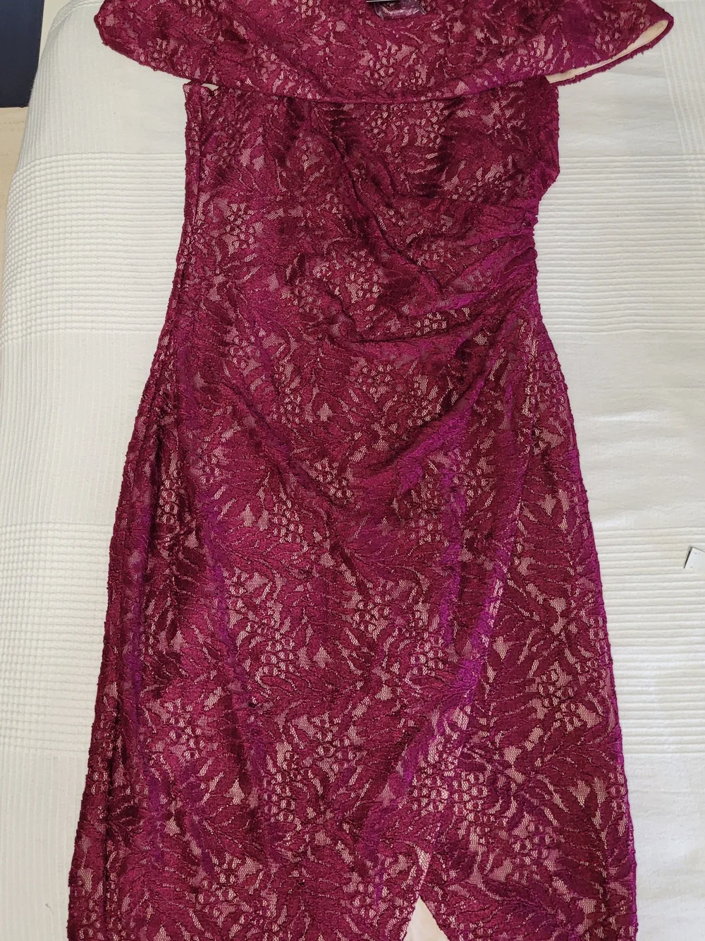 NWT Le Château Berry / Burgundy Off-Shoulder Lace Cocktail Dress Size M - Picture 12 of 16